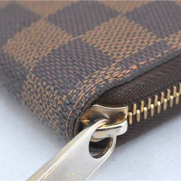Louis Vuitton Zippy Wallet - Picture 10 of 17